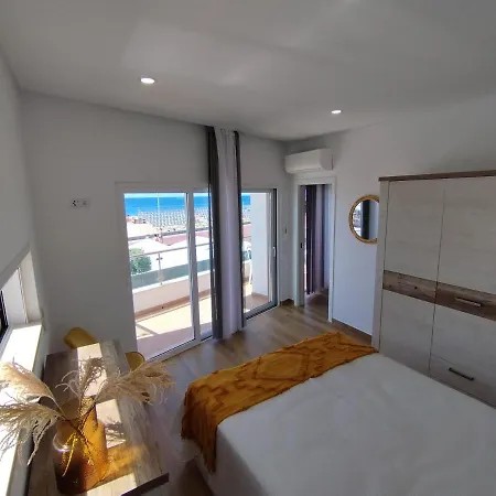 Apartment T2 - Pescadores Frente Mar - Casas & Papeis *